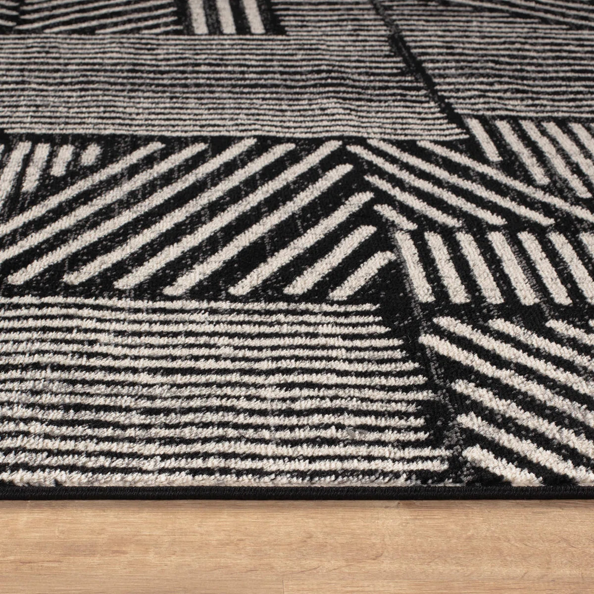 Rambo Geometric Black/Ivory Area Rug